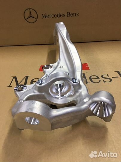 Поворотный кулак левый Mercedes W213