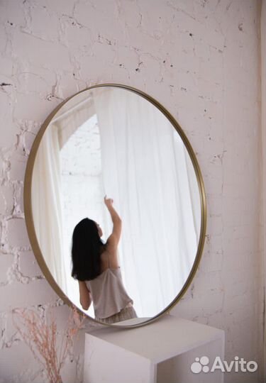 Зеркало в тонкой раме