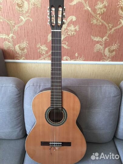 Классическая испанская гитара Cuenca с датчиком