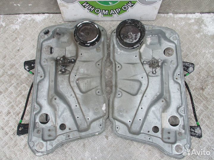 Стеклоподъёмник мех. передний правый VW Golf 4 98г