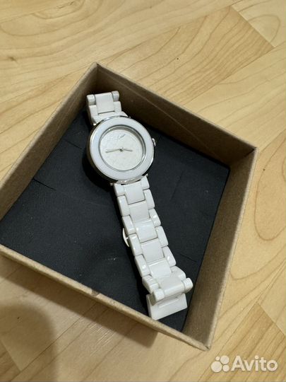 Часы наручные женские