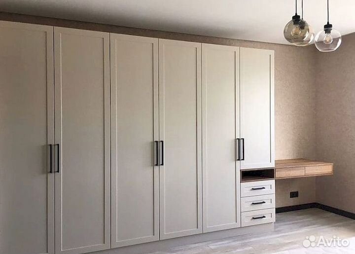 Угловой шкаф