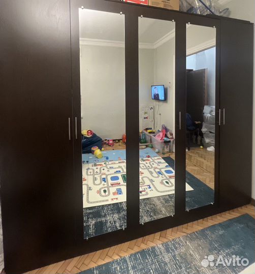 Шкаф распашной венге с зеркалом