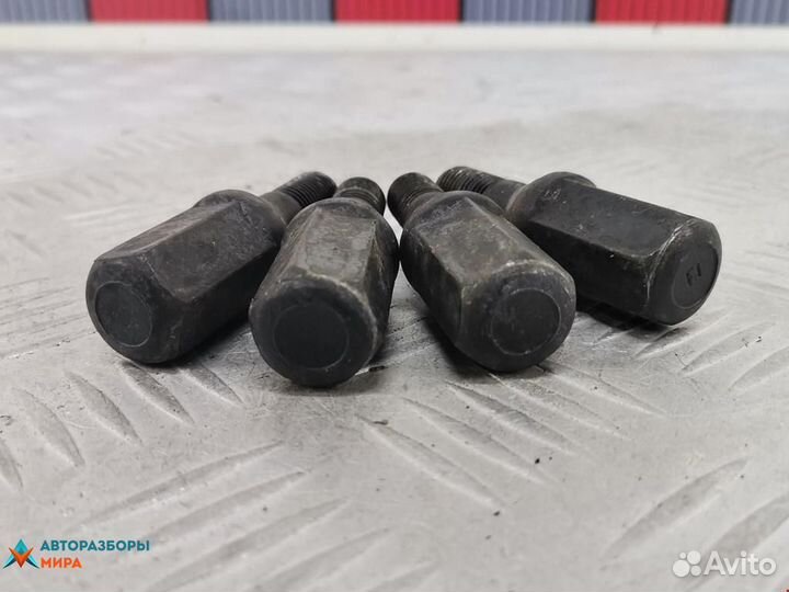 Болт колесный Citroen Xantia 1995 701601139B