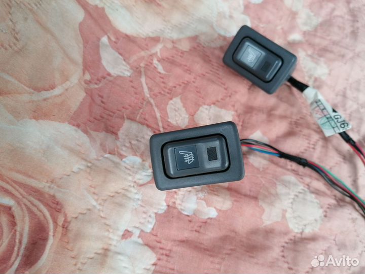 Кнопки подогрева сидений б/у Mazda 6 GG