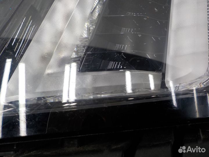 Фонарь задний правый Cadillac XT5 2016