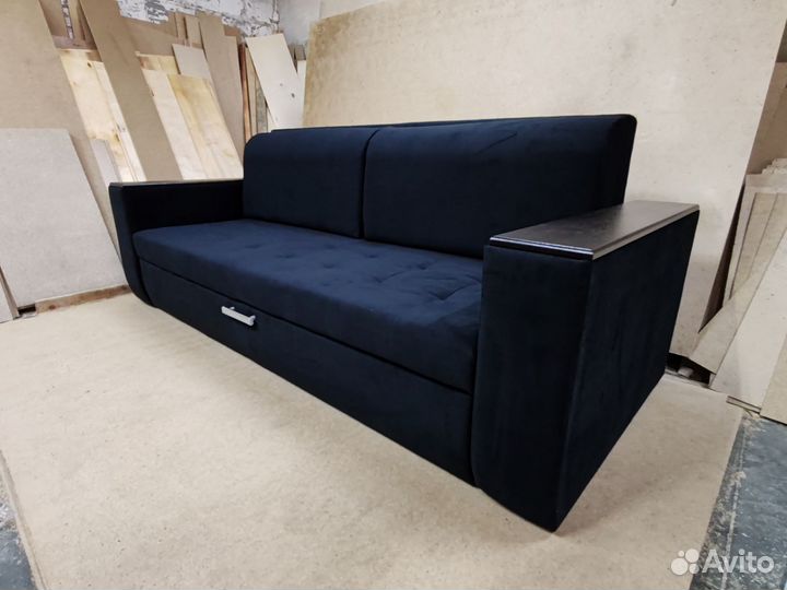 Диван на металлокаркасе