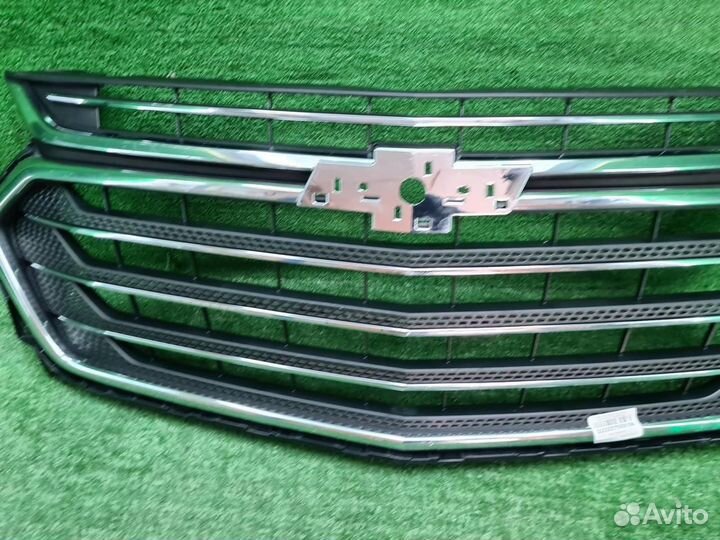 Б/У Б/У Решетка радиатора Chevrolet Traverse 2