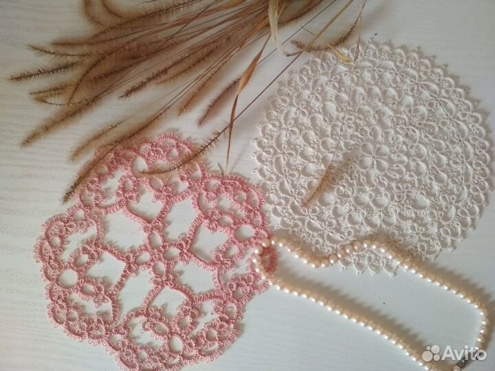 Салфетки техникой фриволите, ручная работа