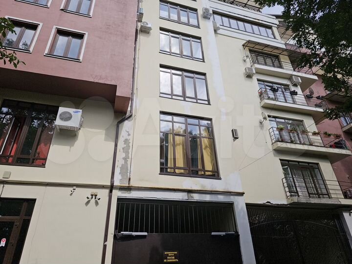 3-к. квартира, 104 м², 6/10 эт.