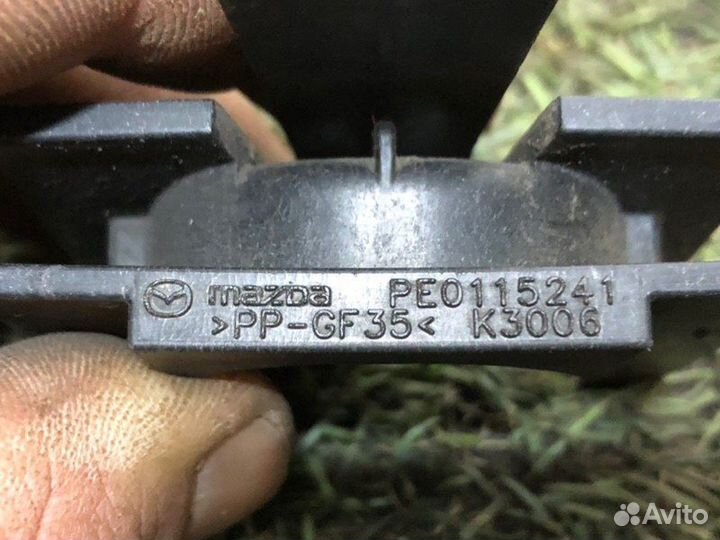 Кронштейн радиатора Mazda Mazda3 2015