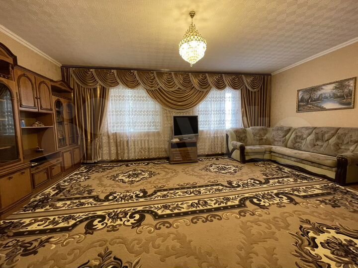 Дом 277,1 м² на участке 6,2 сот.