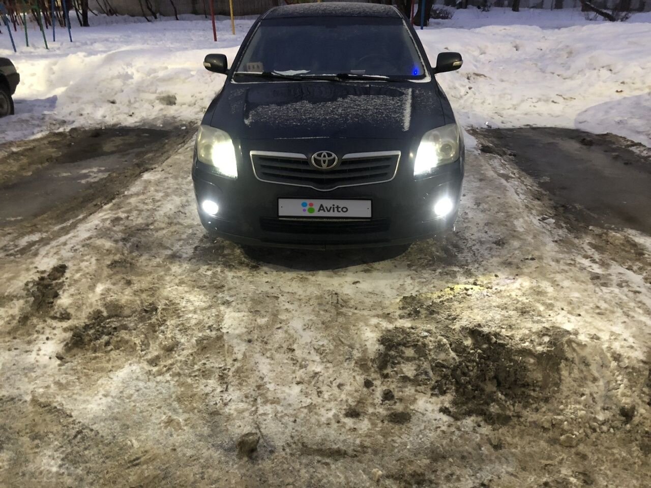 Toyota Avensis: фото владельца