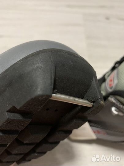 Новые лыжные ботинки 42 размер