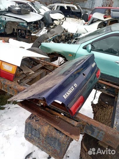 Крышка багажника Renault 19 Europa
