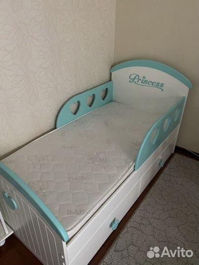 Комплект детской мебели для девочки