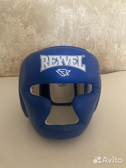 Набор: боксерский шлем, перчатки