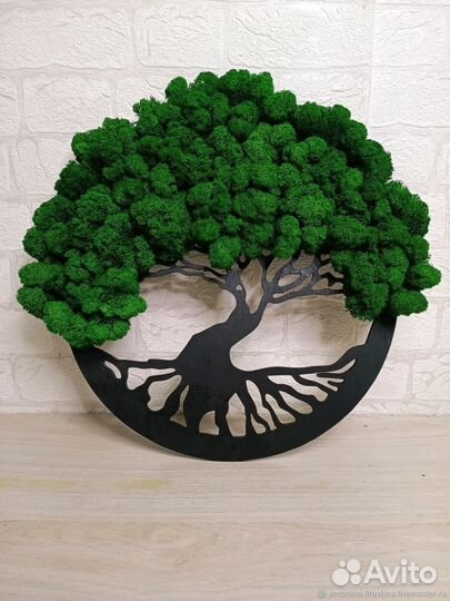 Панно из дерева со мхом