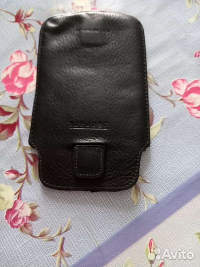 Чехол на телефон