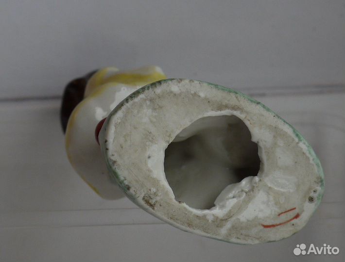 Фарфоровая фигурка 