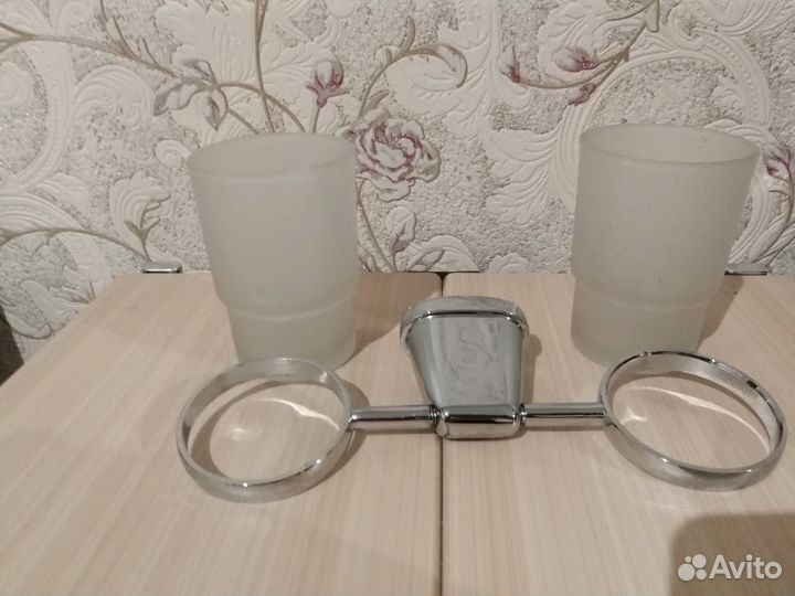 Подстаканник сдвоенный в ванную комнату или кухню