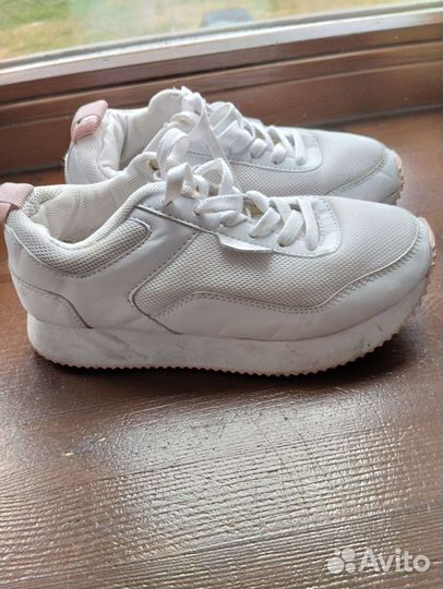 Кроссовки 35