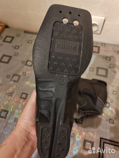 Лыжные ботинки детские 35 (23,5)