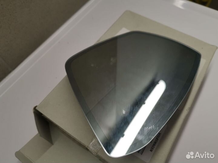 Зеркальный элемент правый левый Skoda Octavia A7