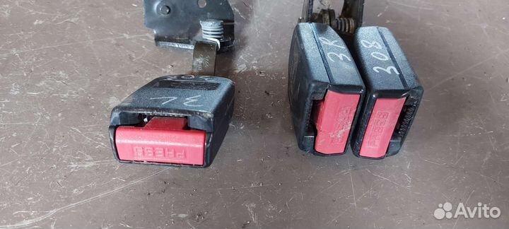 Ответная часть замка ремня Peugeot 308