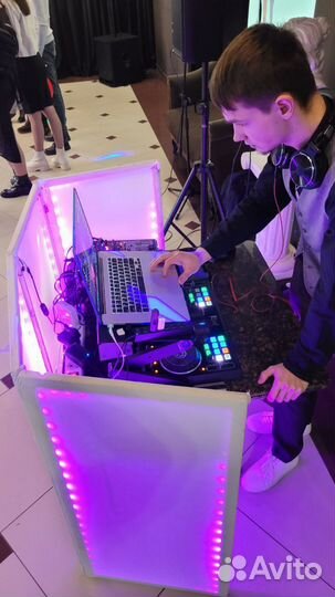 Диджей, звук, свет.DJ