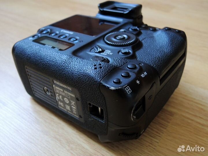 Зеркальная фотокамера Canon EOS 1D X Mark II +2акб