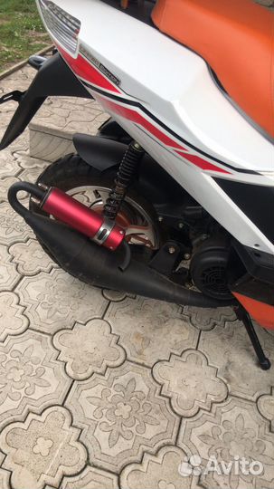 Скутер скорпион