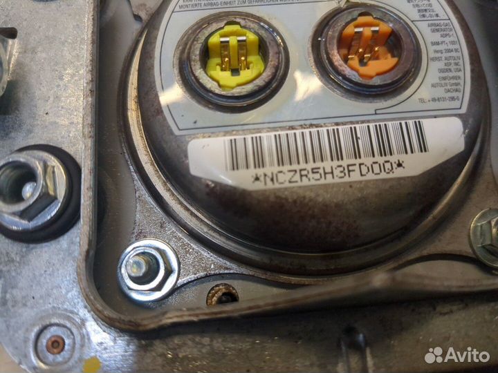 Подушка безопасности водителя Infiniti QX56, 2004