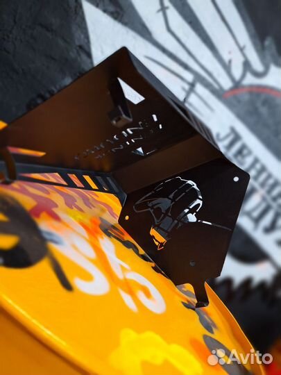 Вешалка-держатель для шлема