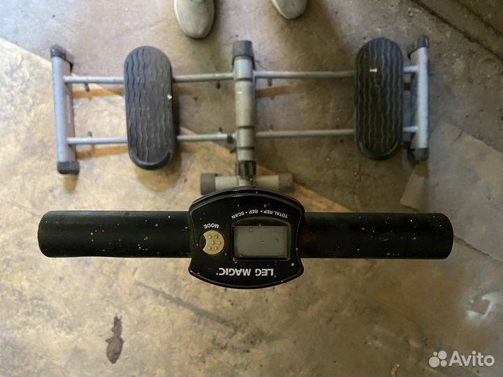 Тренажер для ног и ягодиц Leg magic