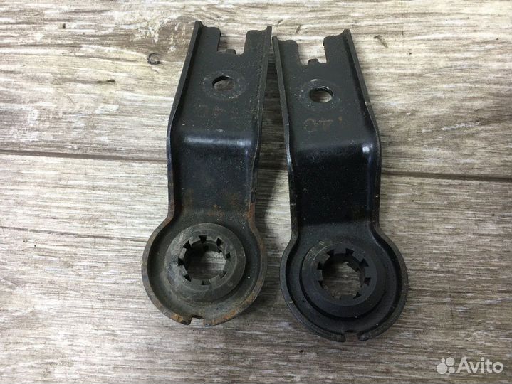 Крепление радиатора Toyota Corolla Fielder X (2006—2012)