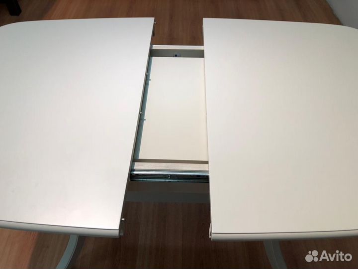 Стол обеденный из массива