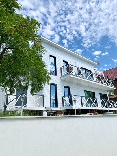 Дом 210 м² на участке 6 сот.