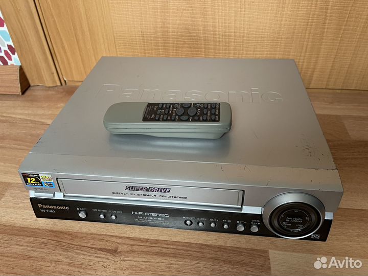 Видеомагнитофон Hi Fi Stereo