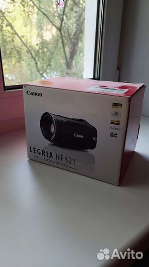 Видеокамера Canon legria HF S21