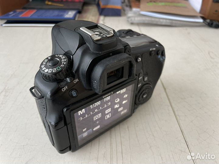 Зеркальный фотоаппарат Canon 60D