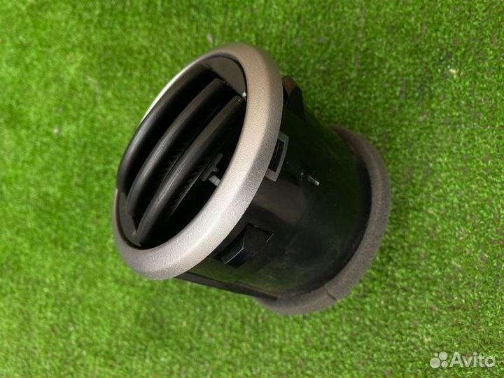 Решетка вентиляционная, дуйка левая Suzuki Grand