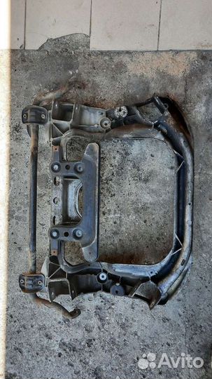 Подрамник на mercedes w220