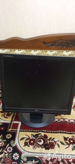 Монитор LG 19