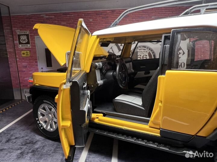 Модель автомобиля Toyota FJ Cruiser