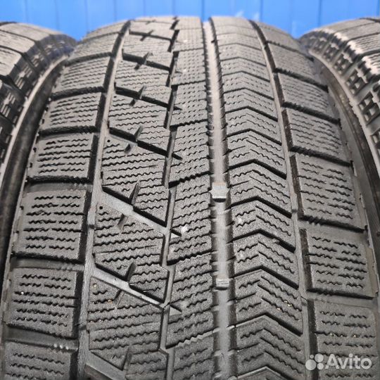 Bridgestone Blizzak VRX 215/65 R16