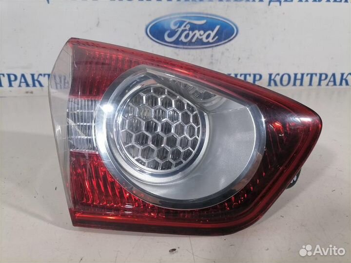Фонарь задний внутренний левый Ford Kuga 1 2008-2
