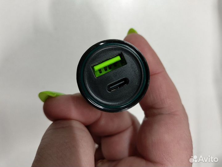 Автомобильное зарядное устройство