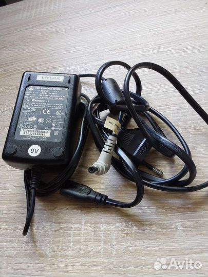 Блок питания 9 вольт (от CD-writer plextor)