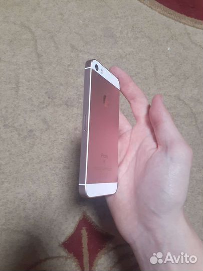 Телефон iPhone se